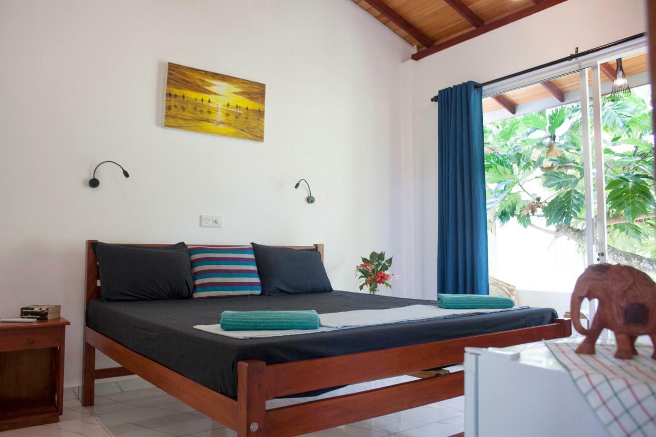 Hotel Alvas House à Hikkaduwa Extérieur photo
